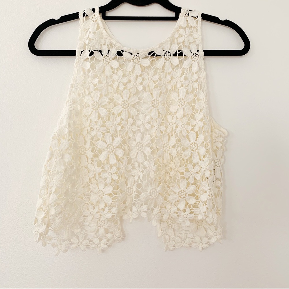 Hollister Sleeveless Lace Crop Top